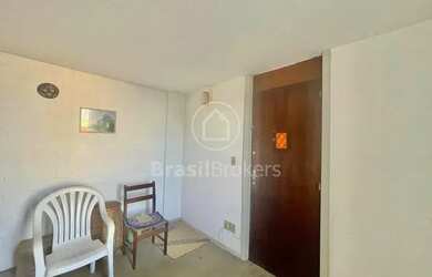 Imagem: O apartamento possui 3 Dormitórios, 1 Banheiro, 1 Vaga na garagem