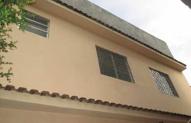 Imagem: A casa possui 1 Dormitório, 2 Banheiros e 72m² de Área e