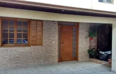 Imagem: A casa em condomínio possui 3 Dormitórios, 2 Banheiros e 1