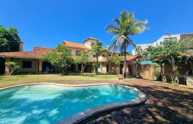 Imagem: A casa em condomínio possui 5 Dormitórios, 4 Banheiros, 5