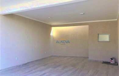 Imagem: A casa em condomínio possui 3 Dormitórios, 1 Banheiro, 4 Vagas