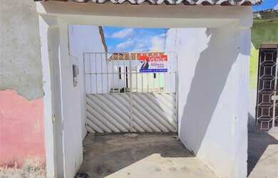 Imagem: A casa possui 2 Dormitórios, 1 Banheiro, 86m² de Área, Varanda