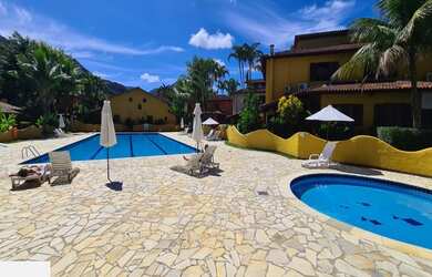 Imagem: A casa em condomínio possui 3 Dormitórios, 3 Banheiros, 2