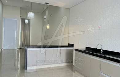 Imagem: A casa em condomínio possui 3 Dormitórios, 3 Banheiros, 4