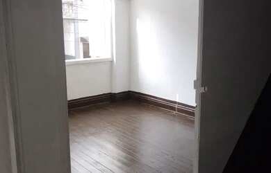 Imagem: O quarto possui Imóvel novo e está localizado em Centro