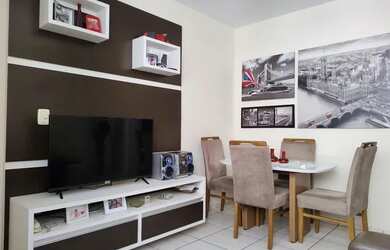 Imagem: O apartamento possui 3 Dormitórios, 1 Banheiro, 1 Vaga na garagem