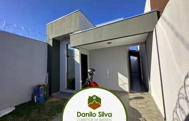 Imagem: A casa possui 2 Dormitórios, 1 Banheiro, 1 Vaga na garagem