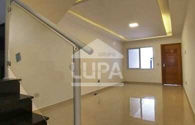 Imagem: A casa possui 3 Dormitórios, 4 Banheiros, 2 Vagas na garagem