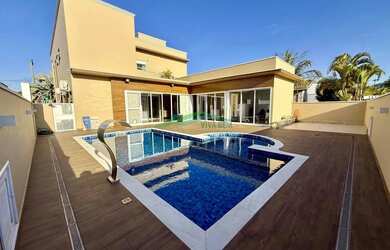 Imagem: A casa em condomínio para alugar possui 4 Dormitórios, 2 Banheiros