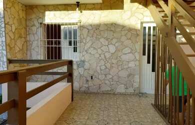 Imagem: A casa possui 3 Dormitórios, 3 Banheiros, 1 Vaga na garagem