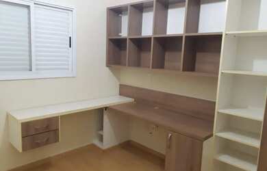 Imagem: O apartamento possui 3 Dormitórios, 2 Banheiros, 2 Vagas na