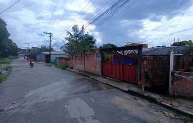 Imagem: A casa possui 2 Dormitórios, 2 Banheiros, 1 Vaga na garagem