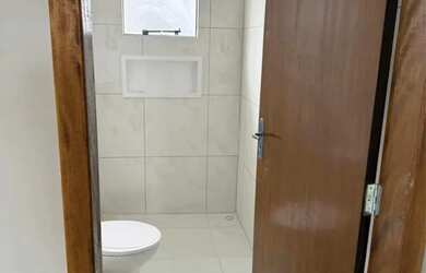 Imagem: A casa possui 2 Dormitórios, 1 Banheiro e está localizado