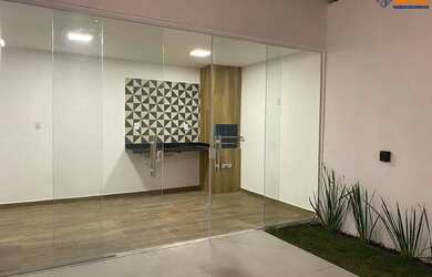 Imagem: A casa em condomínio possui 2 Dormitórios, 1 Banheiro, 3 Vagas