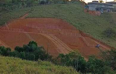 Imagem: O terreno possui 600m² de Área e está localizado em Usina