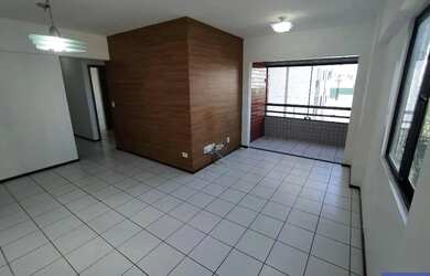 Imagem: O apartamento possui 3 Dormitórios, 1 Banheiro, 2 Vagas na