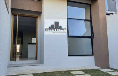 Imagem: A casa possui 2 Dormitórios, 1 Banheiro, 1 Vaga na garagem