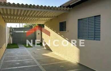 Imagem: A casa possui 3 Dormitórios, 3 Banheiros, 4 Vagas na garagem