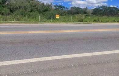 Imagem: O terreno possui 7.800m² de Área e está localizado em Parque