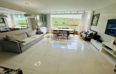 Imagem: O apartamento possui 4 Dormitórios, 2 Banheiros, 2 Vagas na