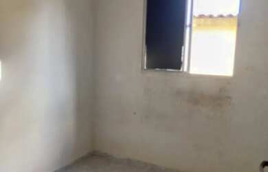 Imagem: A casa possui 2 Dormitórios, 1 Banheiro e está localizado