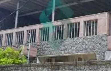 Imagem: A casa possui 5 Dormitórios, 4 Banheiros, 4 Vagas na garagem