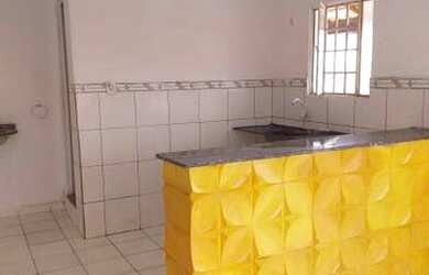 Imagem: A casa possui 2 Dormitórios, 1 Banheiro, 1 Vaga na garagem