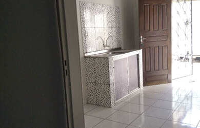 Imagem: A casa possui 1 Dormitório, 1 Banheiro e está localizado