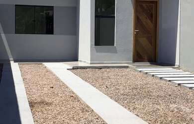 Imagem: A casa possui 3 Dormitórios, 1 Banheiro, 1 Vaga na garagem