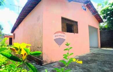 Imagem: A casa possui 3 Dormitórios, 1 Banheiro, 1 Vaga na garagem