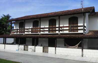 Imagem: A casa em condomínio possui 3 Dormitórios, 3 Banheiros, 2