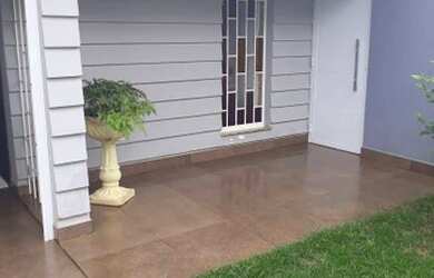 Imagem: A casa possui 3 Dormitórios, 4 Banheiros, 4 Vagas na garagem