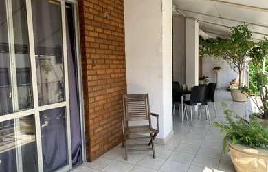 Imagem 9: Cobertura ampla vista livre com piscina e churrasqueira