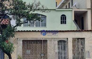 Imagem: A casa possui 3 Dormitórios, 4 Banheiros, 2 Vagas na garagem