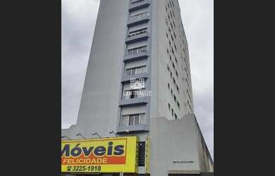 Imagem: O apartamento possui 3 Dormitórios, 1 Banheiro, 1 Vaga na garagem