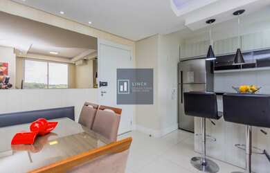 Imagem: O apartamento possui 2 Dormitórios, 1 Banheiro, 1 Vaga na garagem