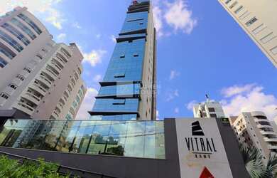 Imagem: O apartamento possui 3 Dormitórios, 5 Banheiros, 3 Vagas na