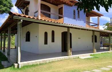 Imagem: A casa em condomínio possui 4 Dormitórios, 3 Banheiros, 3