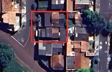 Imagem: A casa possui 5 Dormitórios, 2 Banheiros, 5 Vagas na garagem