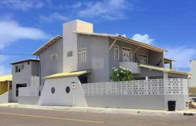 Imagem: A casa em condomínio possui 5 Dormitórios, 2 Banheiros, 2