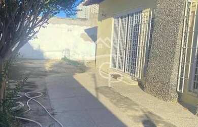 Imagem: A casa possui 5 Dormitórios, 5 Banheiros, 2 Vagas na garagem