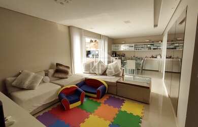 Imagem: O apartamento possui 3 Dormitórios, 3 Banheiros, 2 Vagas na