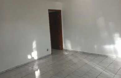 Imagem: A casa possui 3 Dormitórios, 3 Banheiros, 3 Vagas na garagem