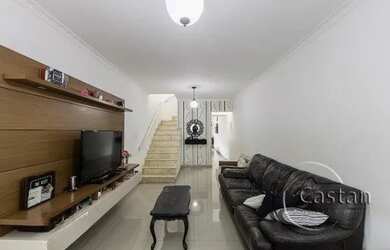 Imagem: A casa possui 4 Dormitórios, 5 Banheiros, 3 Vagas na garagem