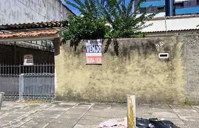 Imagem: A casa possui 3 Dormitórios, 1 Banheiro, 1 Vaga na garagem