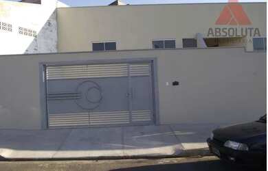 Imagem: A casa possui 1 Dormitório, 1 Banheiro, 2 Vagas na garagem