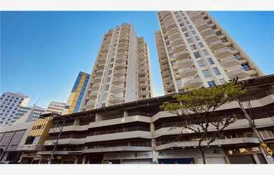 Imagem: O apartamento possui 1 Dormitório, 1 Banheiro, 1 Vaga na garagem