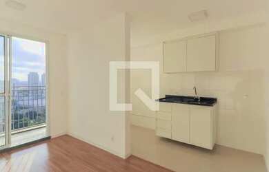 Imagem: O apartamento possui 2 Dormitórios, 1 Banheiro, 1 Vaga na garagem