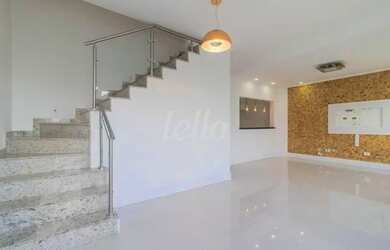 Imagem: A casa possui 3 Dormitórios, 2 Banheiros, 3 Vagas na garagem