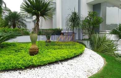 Imagem: A casa em condomínio possui 4 Dormitórios, 5 Banheiros, 5